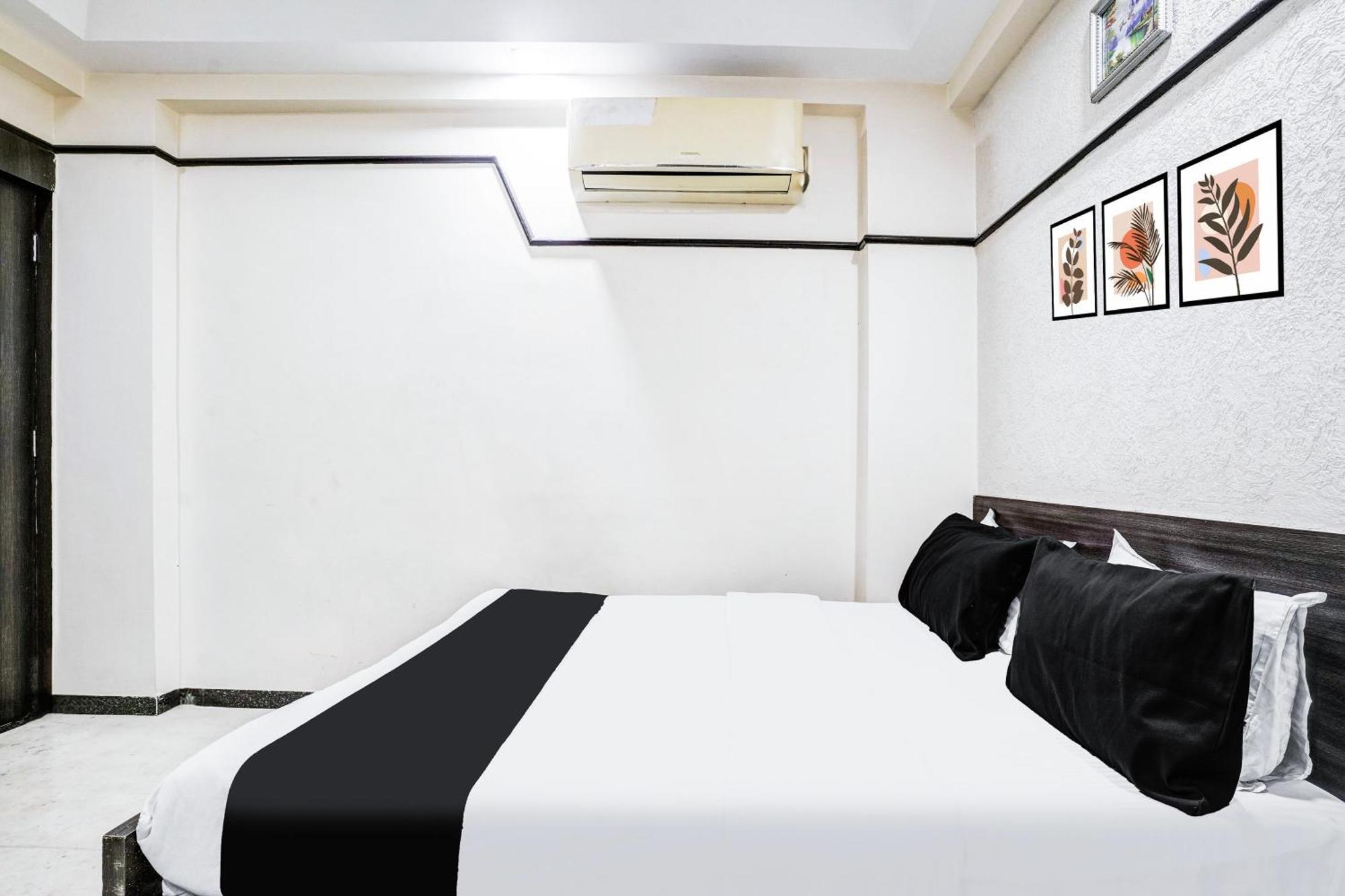 אחמדאבאד Super Collection O Ashram Road Near Sardar Bridge Formerly Hotel Apple Inn מראה חיצוני תמונה