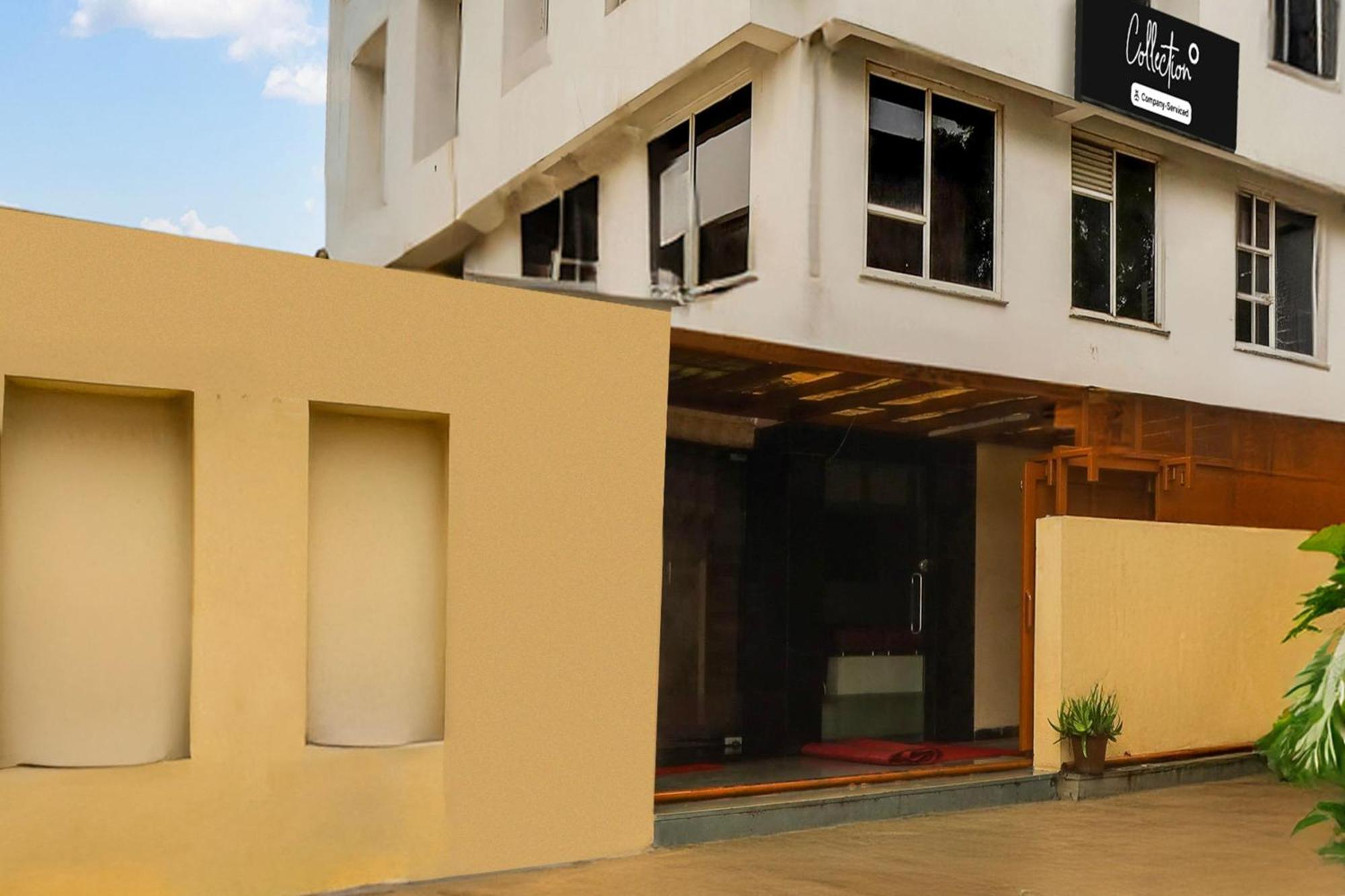 אחמדאבאד Super Collection O Ashram Road Near Sardar Bridge Formerly Hotel Apple Inn מראה חיצוני תמונה